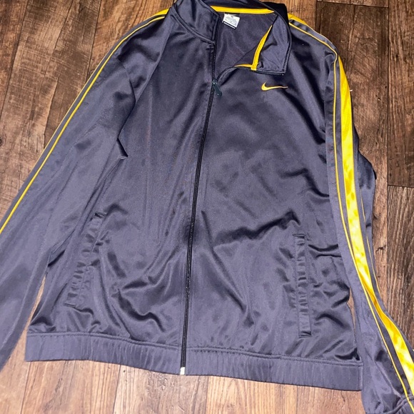 Nike Good Condition Jacket - Picture 1 of 3